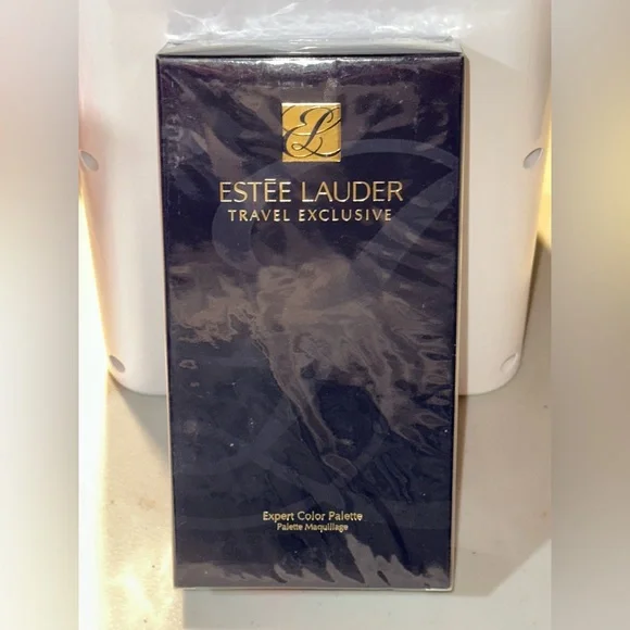 Estee Lauder Travel Exclusive Eyeshadow Palette with Red and Blue Shades - Picture 2 of 3